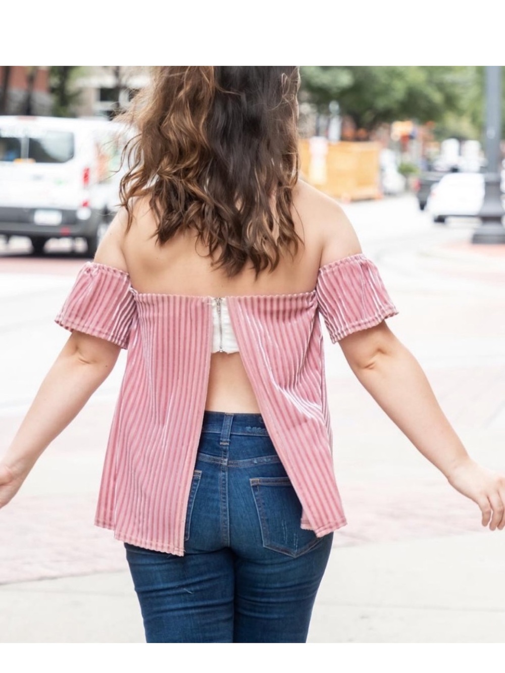 Francesca’s Pink Crushed Velvet Off-the-Shoulder Open Back Top | XS